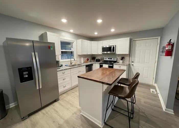 Remodeled Cottage With Sunroom