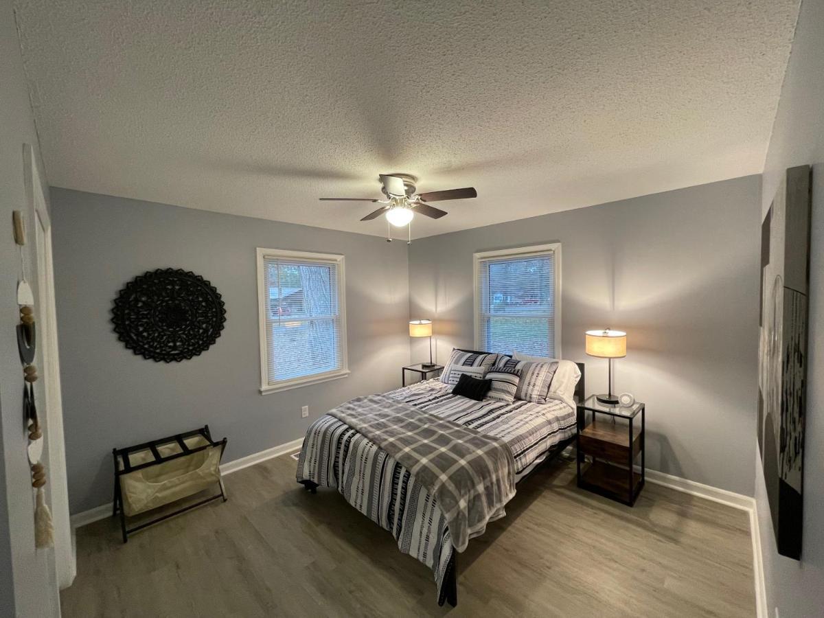 Remodeled With Sunroom * Manchester