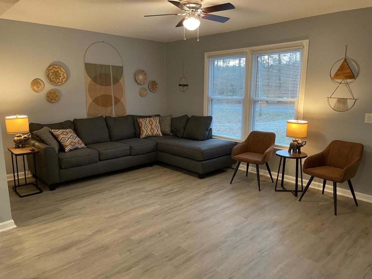 Remodeled With Sunroom Hébergement de vacances Manchester